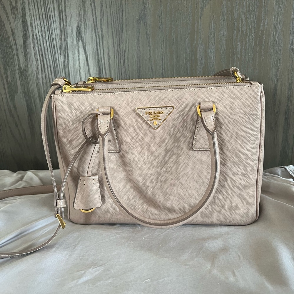 Prada Galleria Saffiano leather medium bag
